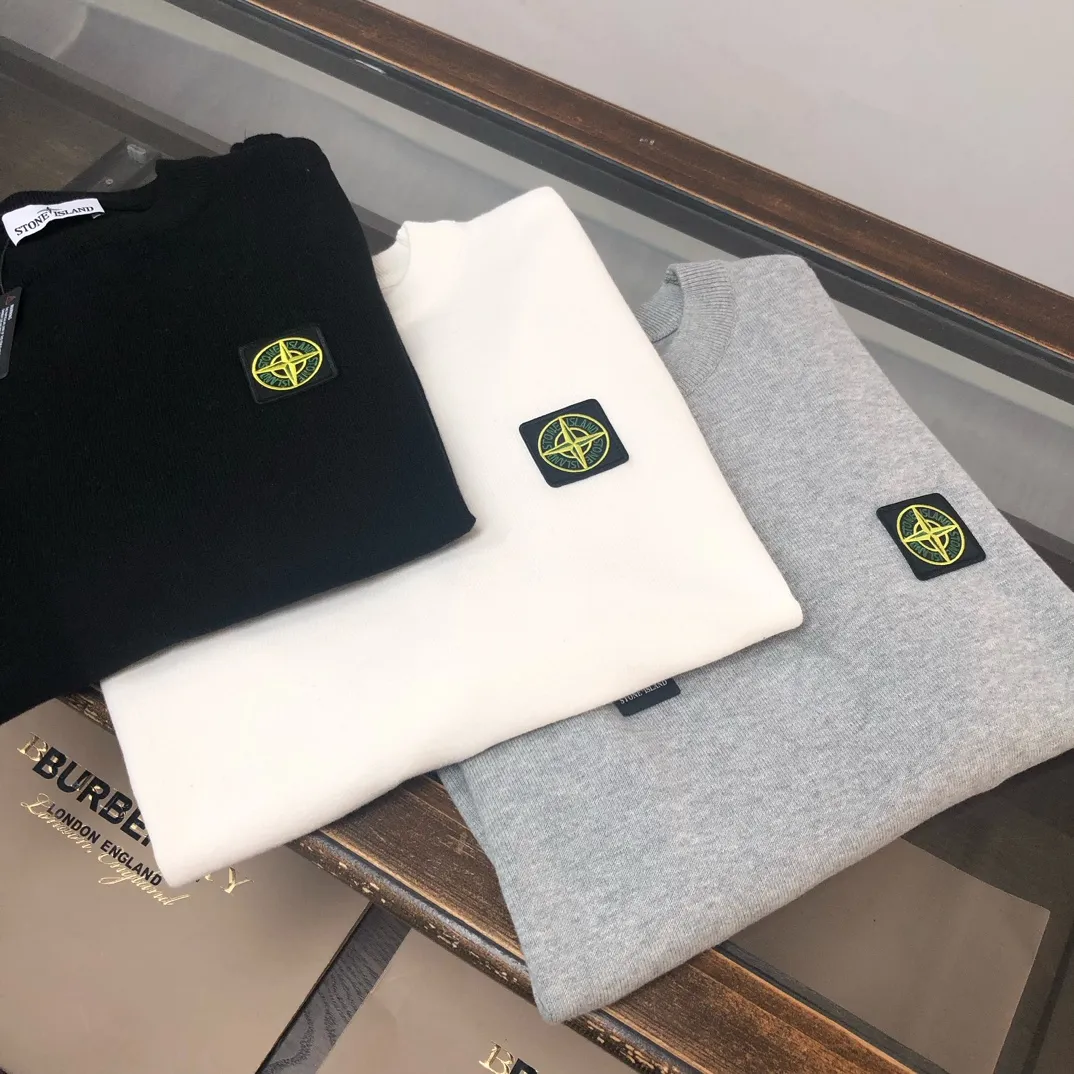 P190 STONE ISLAND 💥 Exclusive latest men's casual pullover knitted sweater ~ advanced customization, full of urban style, classic, simple and elegant round neck bottoming knitted sweater. Imported fabrics are soft and delicate, and are skin-friendly and comfortable to wear. A basic foundation is indispensable for men's wardrobes. They can be used to match various clothing anytime and anywhere to meet your daily needs. The design of the clothes is very simple, embellished with unique compass logo embroidery, fashionable and versatile⚠️⚠️✨✨A must-have item for men! All three standards are complete! Color: black, off-white, gray Size: M-3XL (please state your height and weight when placing an order)